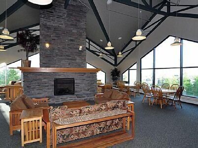 Epic Colorado adventure in a remodeled 2 bedroom condo