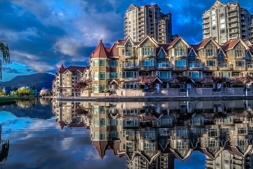 The Sunset Escape | Walkout Condo in Downtown Kelowna