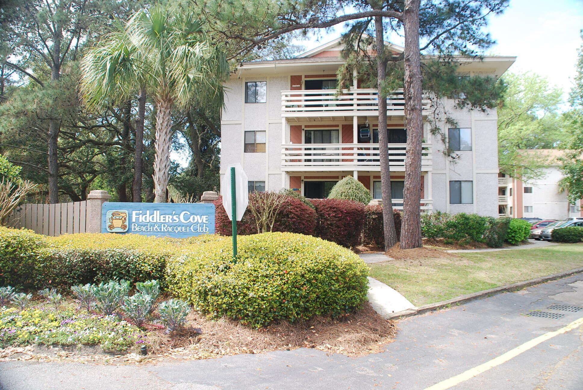 Beautiful Hilton Head Condo, Steps from Ocean, 1st Floor, 2bd / 2ba, and more!