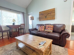 Smart-TV, Kamin, DVD-Player, Tischfußball