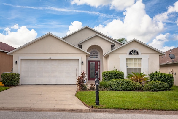 Front of Paradise Villa home