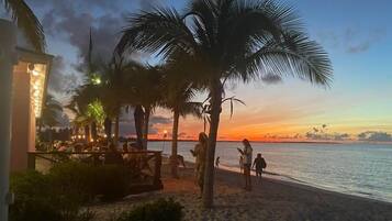 Beach nearby, sun loungers, beach towels