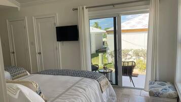 2 dormitoris, escriptori i planxa i posts de planxar