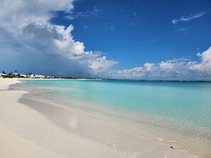 Beach nearby, sun loungers, beach towels