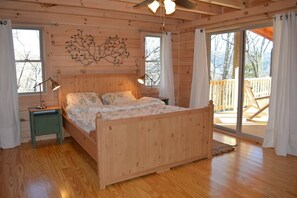 3 bedrooms, memory foam beds, iron/ironing board, travel crib