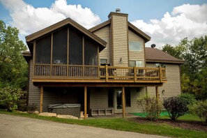 Exterior - Marvelous Home Away From Home, 4 + 5 Bdr Nxt Dr - Lrg Group Gathering -With Hot Tubs (Guilford Township)