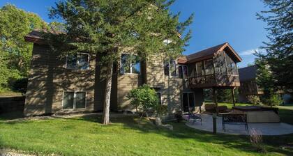 Marvelous Home Away From Home, 4 + 5 Bdr Nxt Dr - Lrg Group Gathering -With Hot Tubs