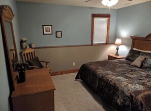 Iron/ironing board, WiFi, bed sheets - Marvelous Home Away From Home, 4 + 5 Bdr Nxt Dr - Lrg Group Gathering -With Hot Tubs (Guilford Township)