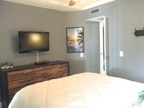 1 bedroom, iron/ironing board, free WiFi, bed sheets - Absolutely Beautiful Ocean Front Condo! Sleeps 4!!!!! (Waianae)