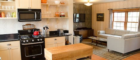 Refrigerador, microondas, horno y parrilla de estufa