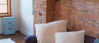 Historic house Ideal Downtown Location
