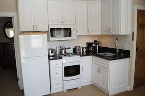 Fully Equipped Kitchen with Everything Needed to Prepare Your Favorite Dishes.