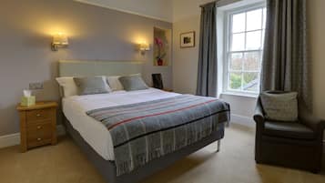 Double Room, 1 King Bed, Ensuite (Farchnad) | Iron/ironing board, free WiFi, bed sheets