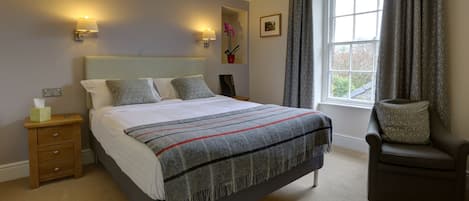 Double Room, 1 King Bed, Ensuite (Farchnad) | Iron/ironing board, free WiFi, bed sheets