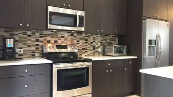 Fridge, microwave, oven, stovetop