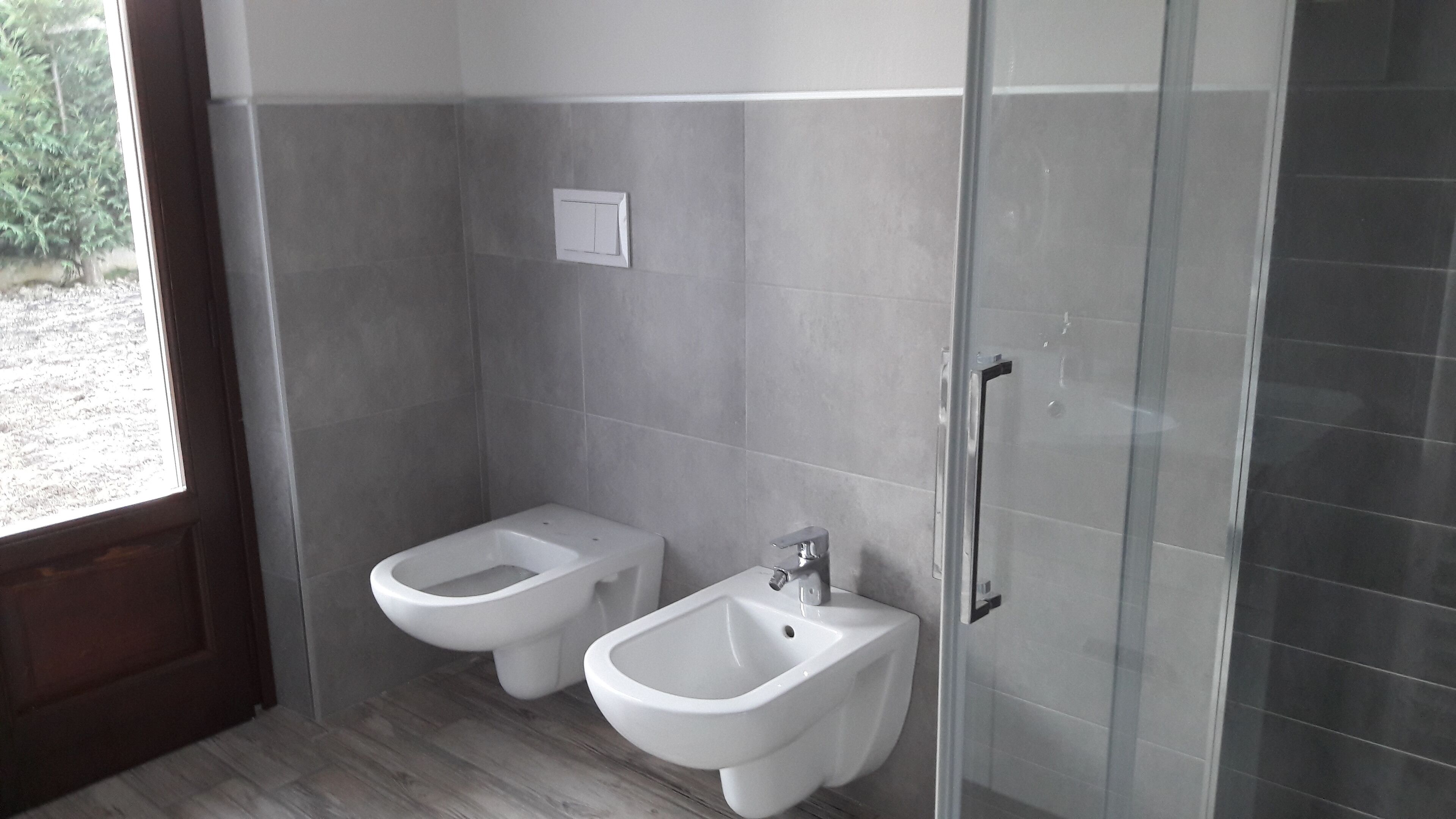 Dusche, Haartrockner, Bidet, Handtücher