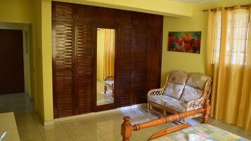 2 chambres, fer et planche Ă repasser, Wi-Fi gratuit, draps fournis