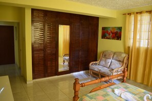 2 bedrooms, iron/ironing board, free WiFi, bed sheets - A superb 2-bedrooms Holiday Apartment, mins away from Ocho Rios vibrant fun (Tower Isle)