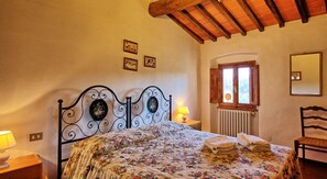 1 bedroom, free WiFi, bed sheets - Holiday Farmhouse L'UCCELLARE - Apartment with pool and A/C (Firenze)