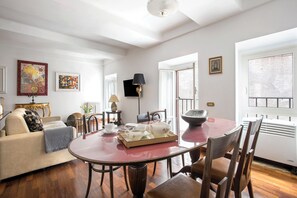 Dining - Stunning Pantheon View experience in the heart of Rome (Roma)