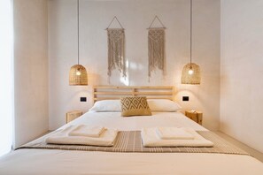 2 chambres, coffres-forts dans les chambres, fer et planche à repasser