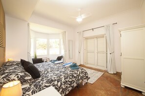 3 bedrooms, in-room safe, iron/ironing board, WiFi