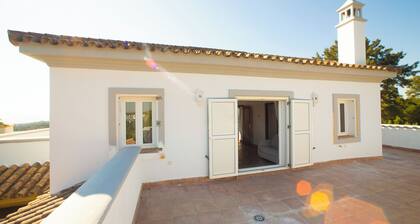 San Roque Club Luxury 4-bed Villa with Swimming Pool