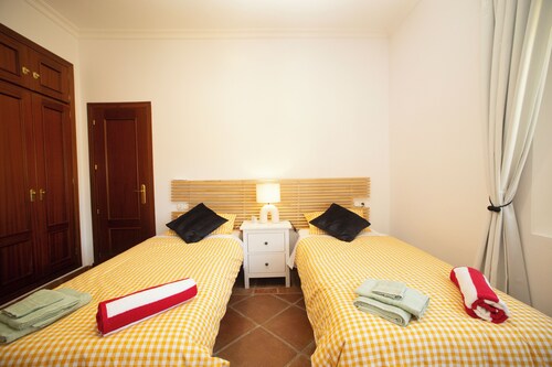 San Roque Club Luxury 4-bed Villa with Swimming Pool