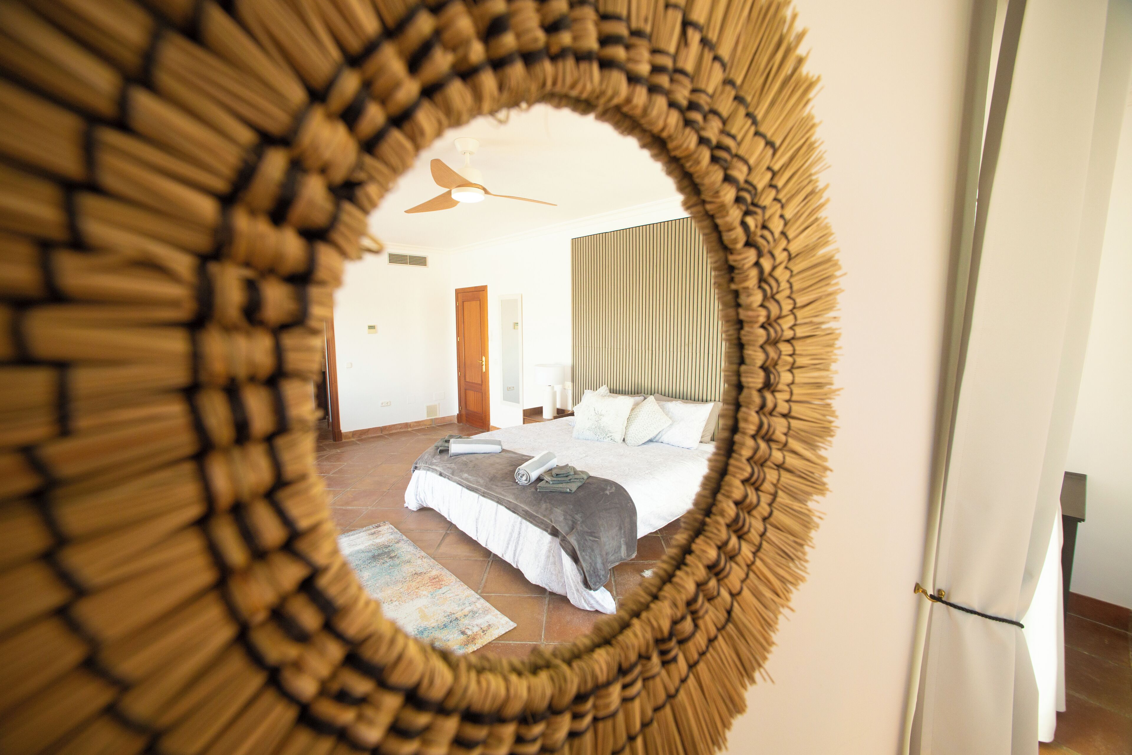 4 dormitorios, caja fuerte, tabla de planchar con plancha y wifi