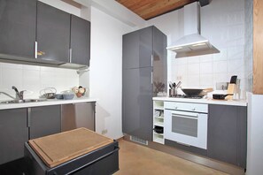 Private kitchen - Dalí, charming and modern ground floor loft (Roma)