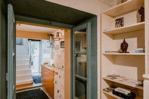 Interior - Sweet Cottage at São Bento - Free WIFI (Lisboa)