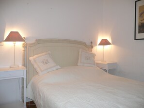 1 chambre, fer et planche à repasser, Wi-Fi