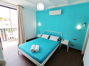 1 bedroom, in-room safe, iron/ironing board, travel crib - beachfront - the water - primera linea de playa - maspalomas - gran canaria (San Bartolomé de Tirajana)