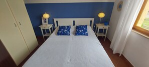 2 bedrooms, bed sheets