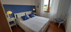 2 bedrooms, bed sheets