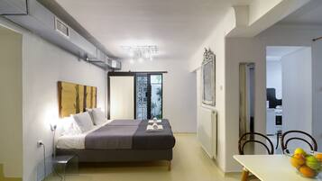 2 bedrooms, in-room safe, iron/ironing board, free WiFi