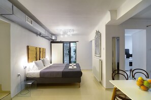 2 多间卧室、客房内保险箱、熨斗/熨衣板、免费 WiFi