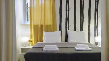 2 bedrooms, in-room safe, iron/ironing board, free WiFi