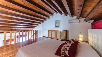 3 habitaciones, escritorio, tabla de planchar con plancha y wifi gratis