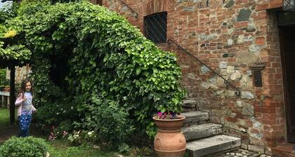 Casale between Siena and the Chianti hills
