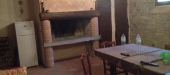 Casa Santina Casa ligger i en stor middelhavshave