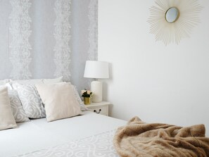 4 bedrooms, in-room safe, desk, iron/ironing board