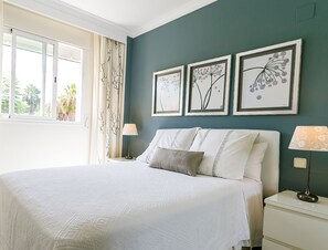 2 chambres, fer et planche à repasser, lit parapluie, Wi-Fi gratuit