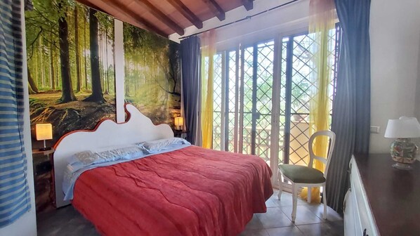 2 عدّة غرف نوم ومكواة/لوح كي وواي فاي مجانًا وملاءات أسرّة