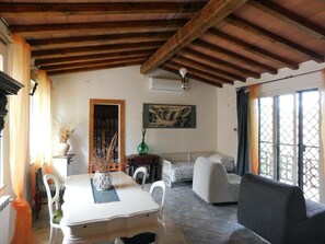 تلفزيون، كُتُب