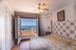 3 chambres, fer et planche Ă repasser, literie fournie