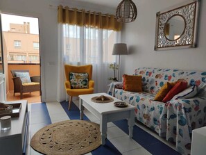 Smart-tv, een dvd-speler en boeken