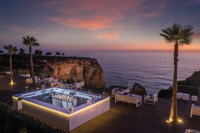 Magnificent villa by the beach Very beautiful and relaxing Large garden and pool