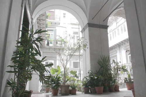 Luxurious apartment in an ancient noble palace in the historic center of Naples