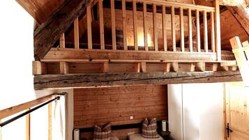 5 bedrooms, iron/ironing board, travel crib, free WiFi